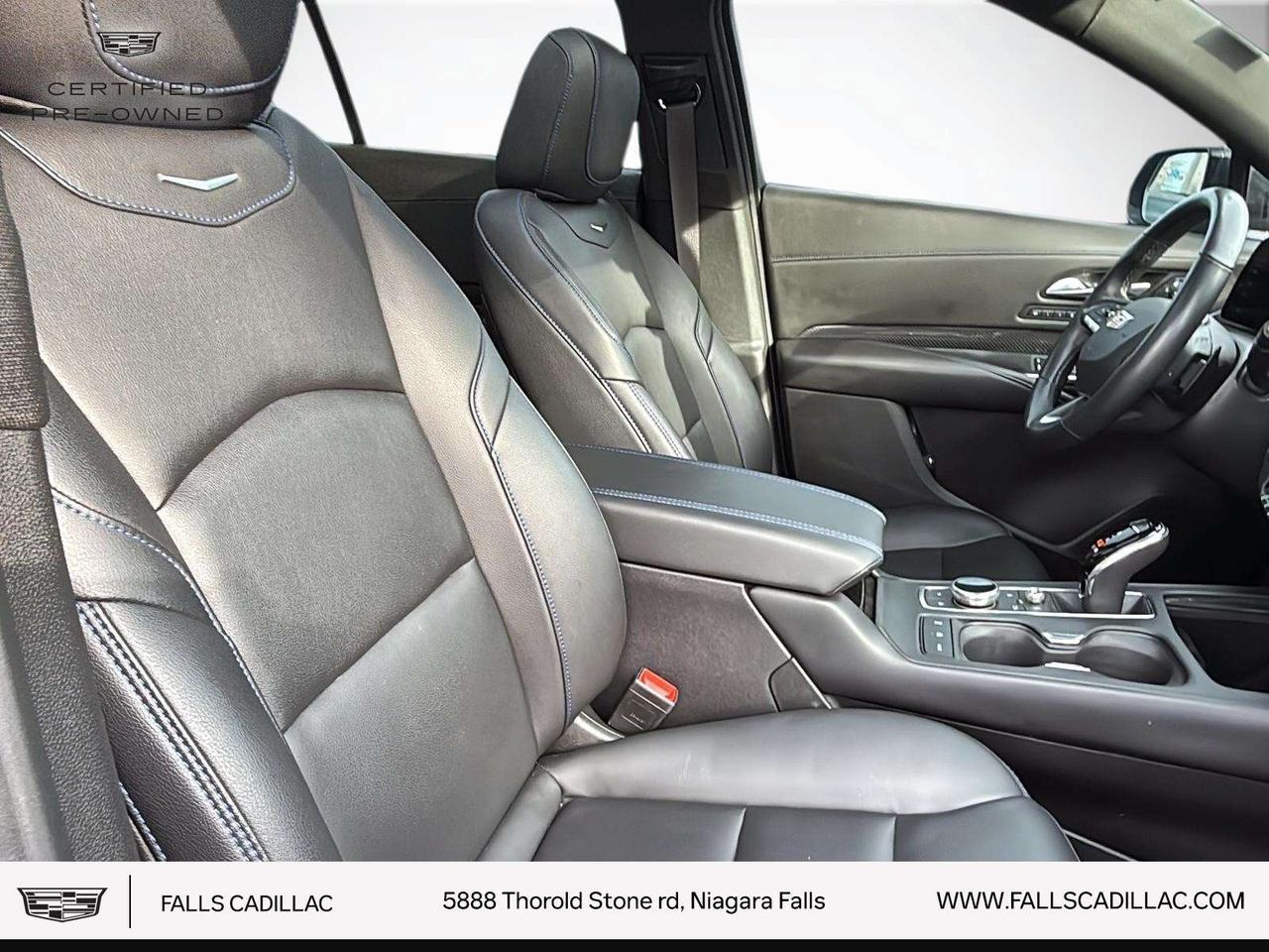 2024 Cadillac XT4 Sport SUNROOF,H.STEERING Photo