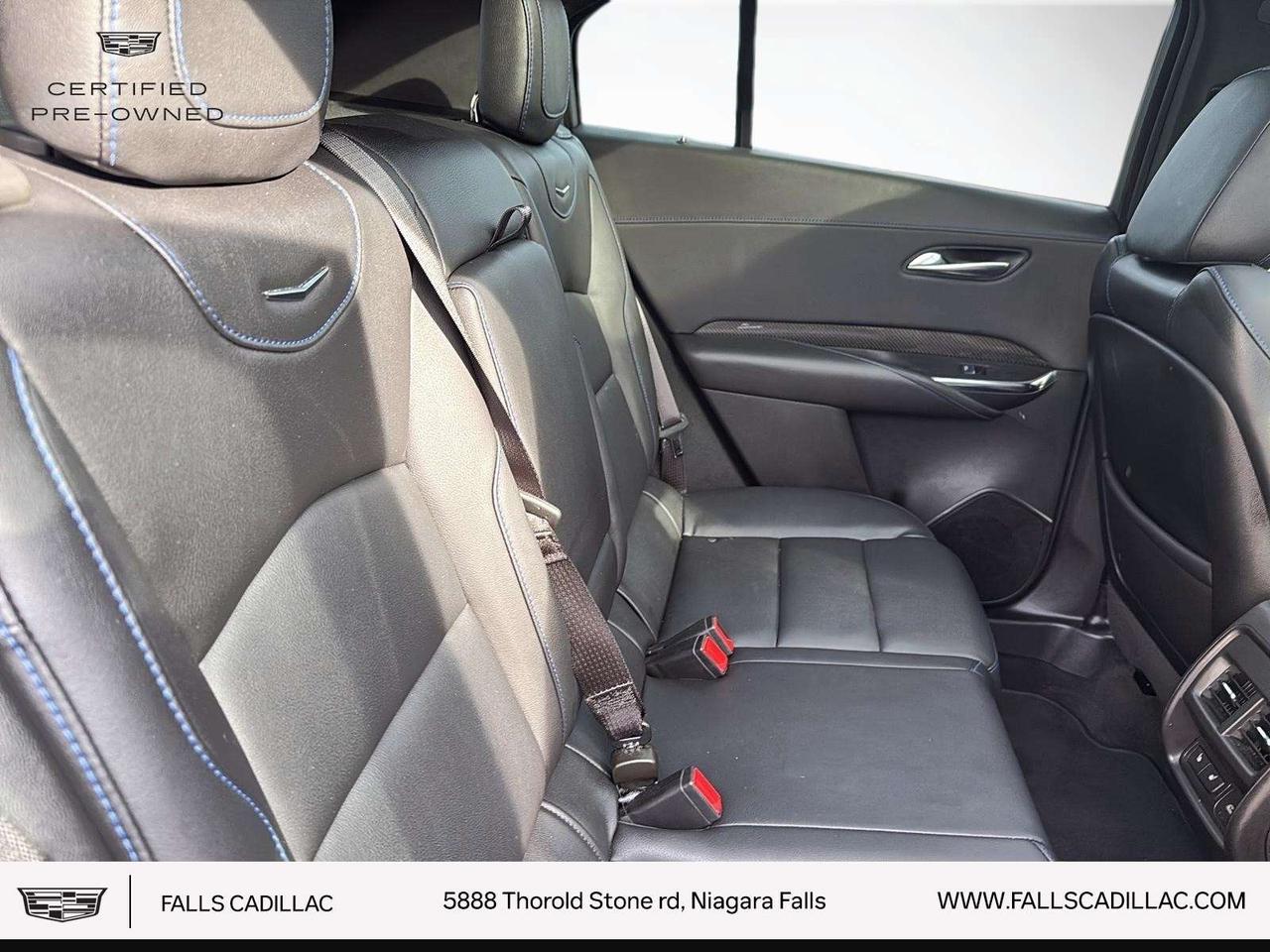 2024 Cadillac XT4 Sport SUNROOF,H.STEERING Photo