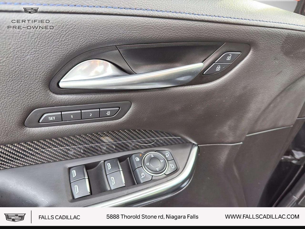 2024 Cadillac XT4 Sport SUNROOF,H.STEERING Photo