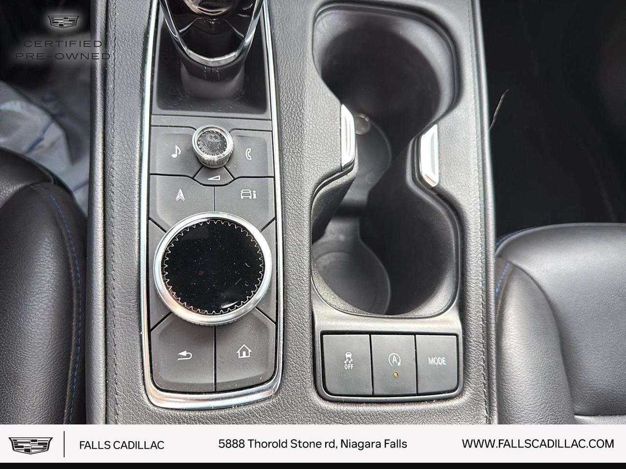 2024 Cadillac XT4 Sport SUNROOF,H.STEERING Photo