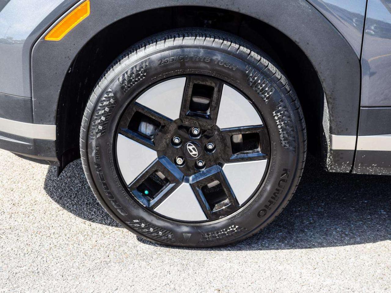 2026 Hyundai Santa Fe HYBRID   1owner, Off Lease, LOW KMS Photo