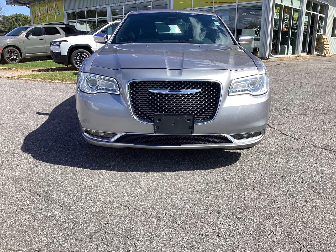 2017 Chrysler 300 300C Platinum AWD Photo5