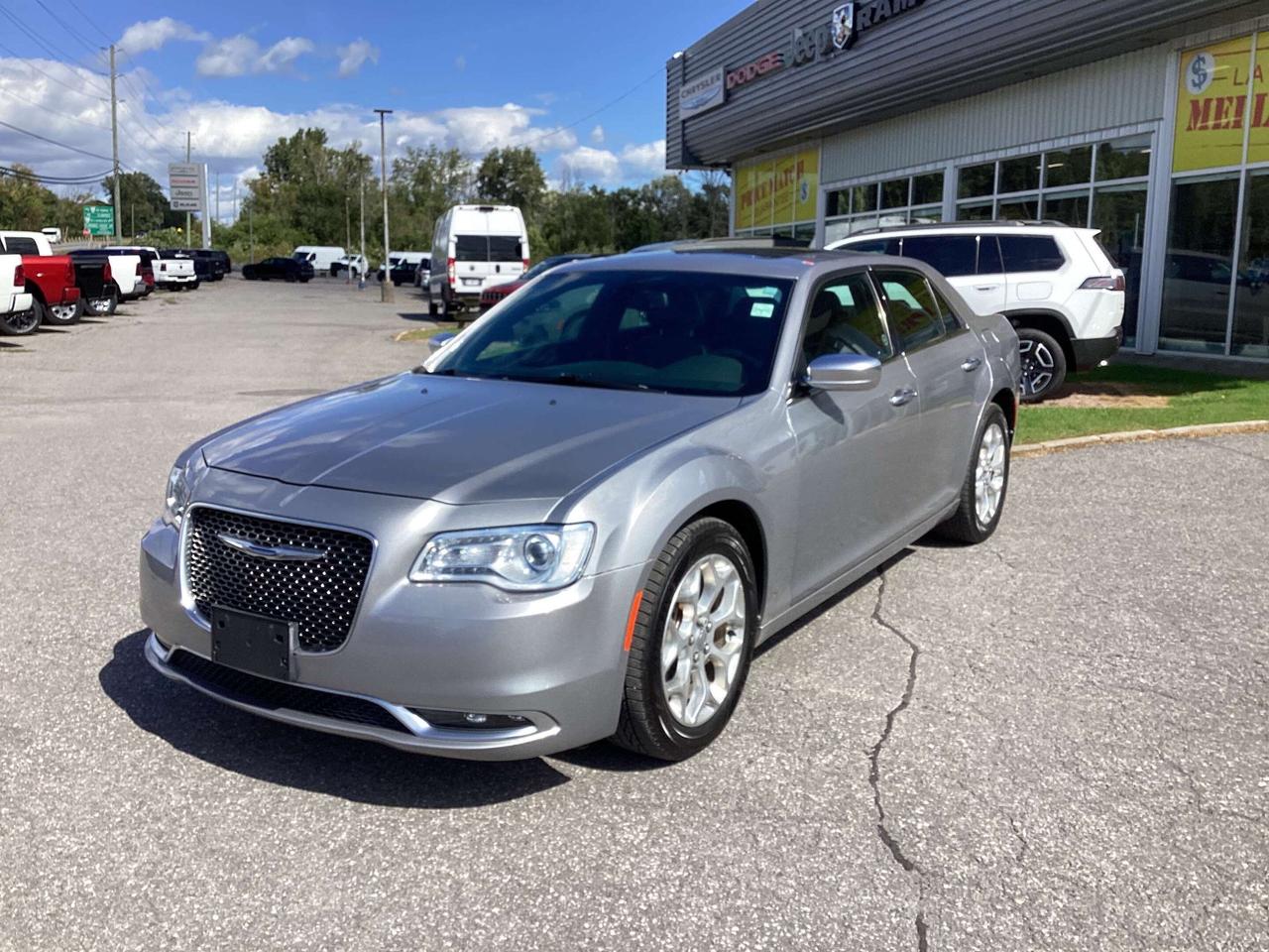 2017 Chrysler 300 300C Platinum AWD Photo