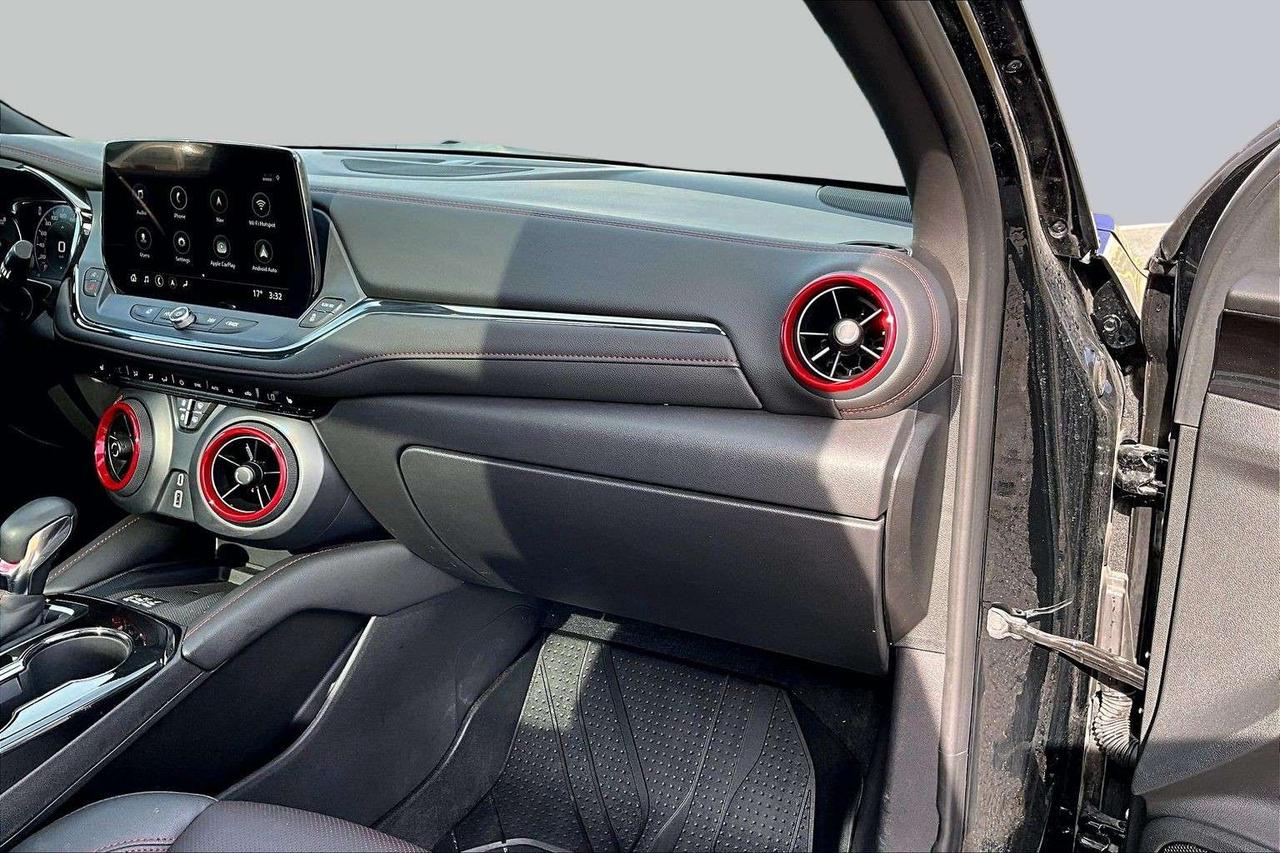 2025 Chevrolet Blazer RS AWD   3.6L V6   Remote Start   Leather   Navi Photo
