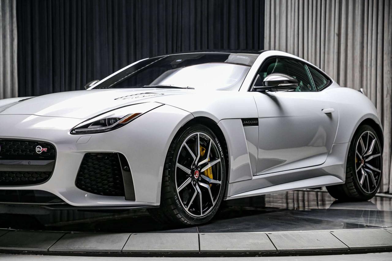 2017 Jaguar F-Type SVR AWD V8 SC 575HP CARBONCERAMIC NOACCIDENTS Photo