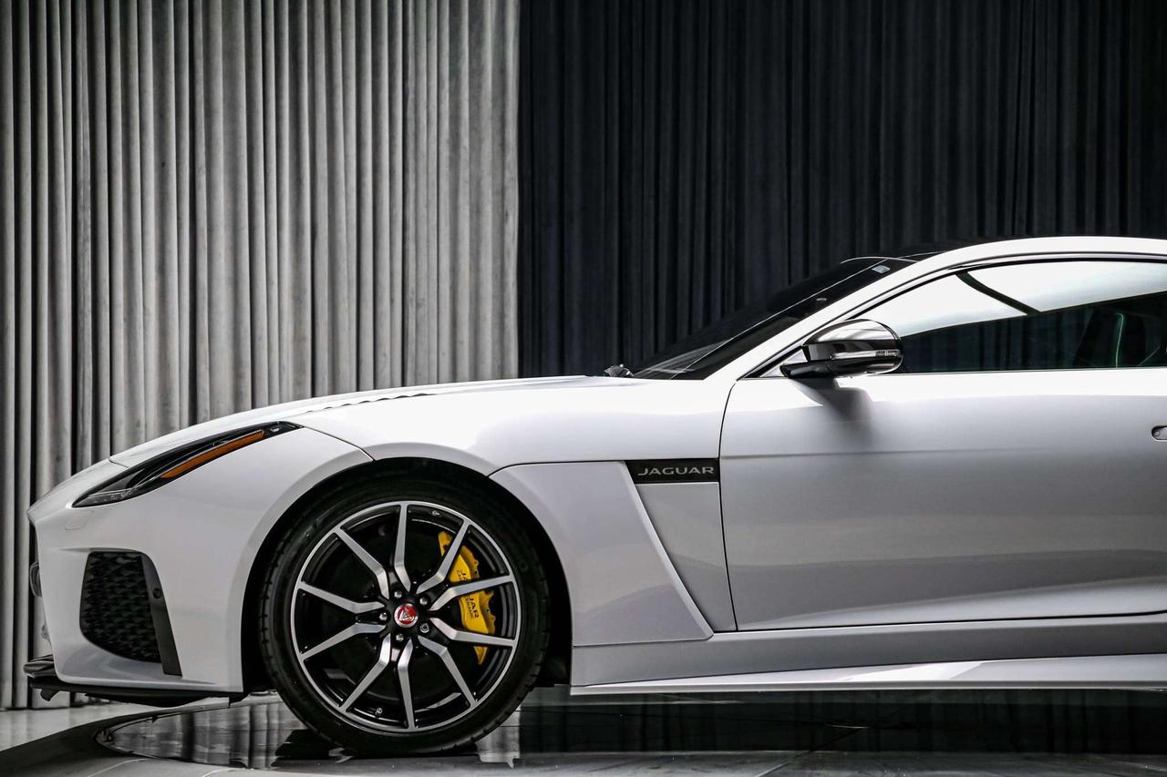 2017 Jaguar F-Type SVR AWD V8 SC 575HP CARBONCERAMIC NOACCIDENTS Photo
