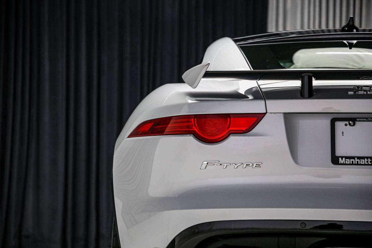2017 Jaguar F-Type SVR AWD V8 SC 575HP CARBONCERAMIC NOACCIDENTS Photo