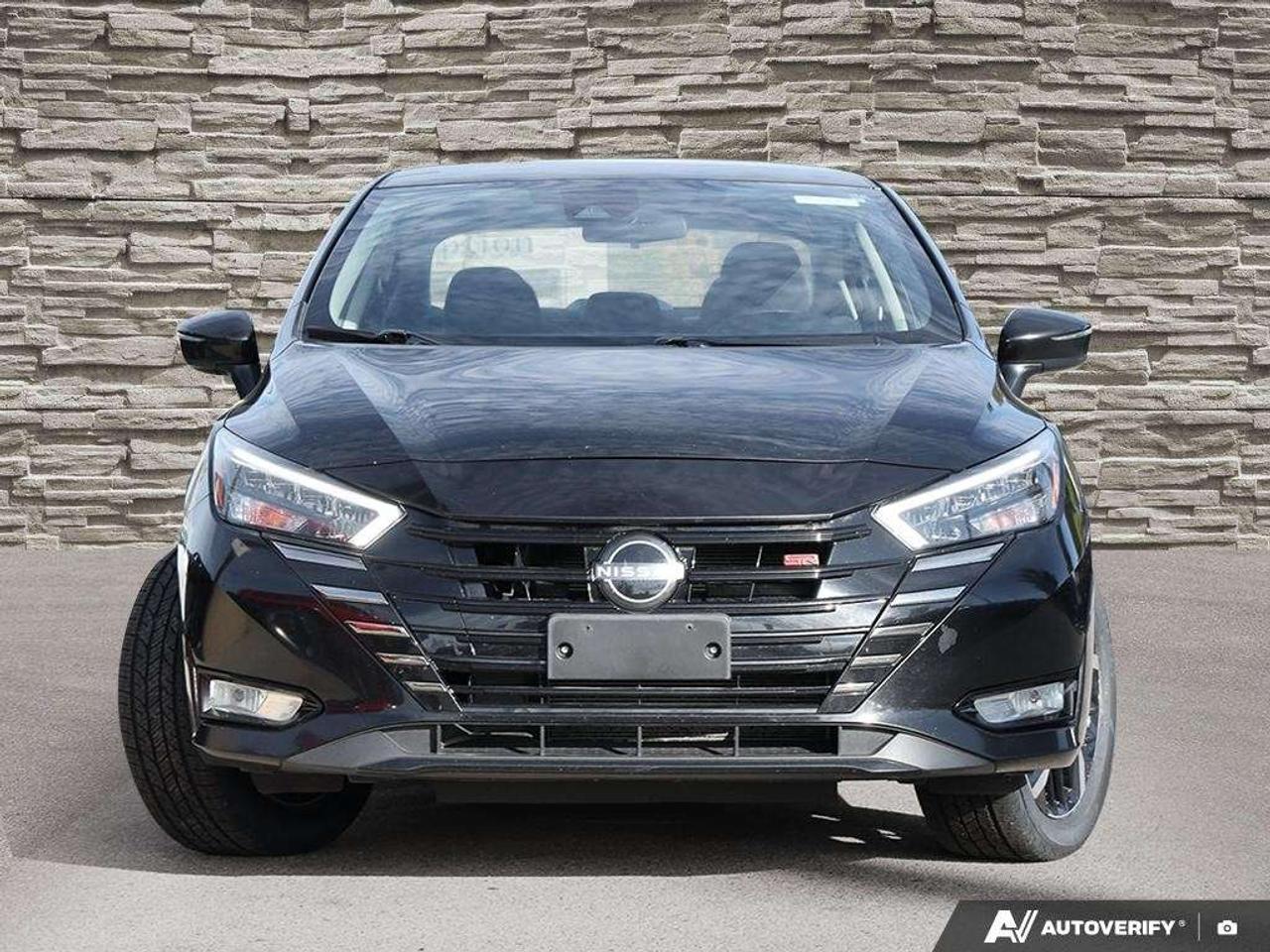 2024 Nissan Versa SR Photo5