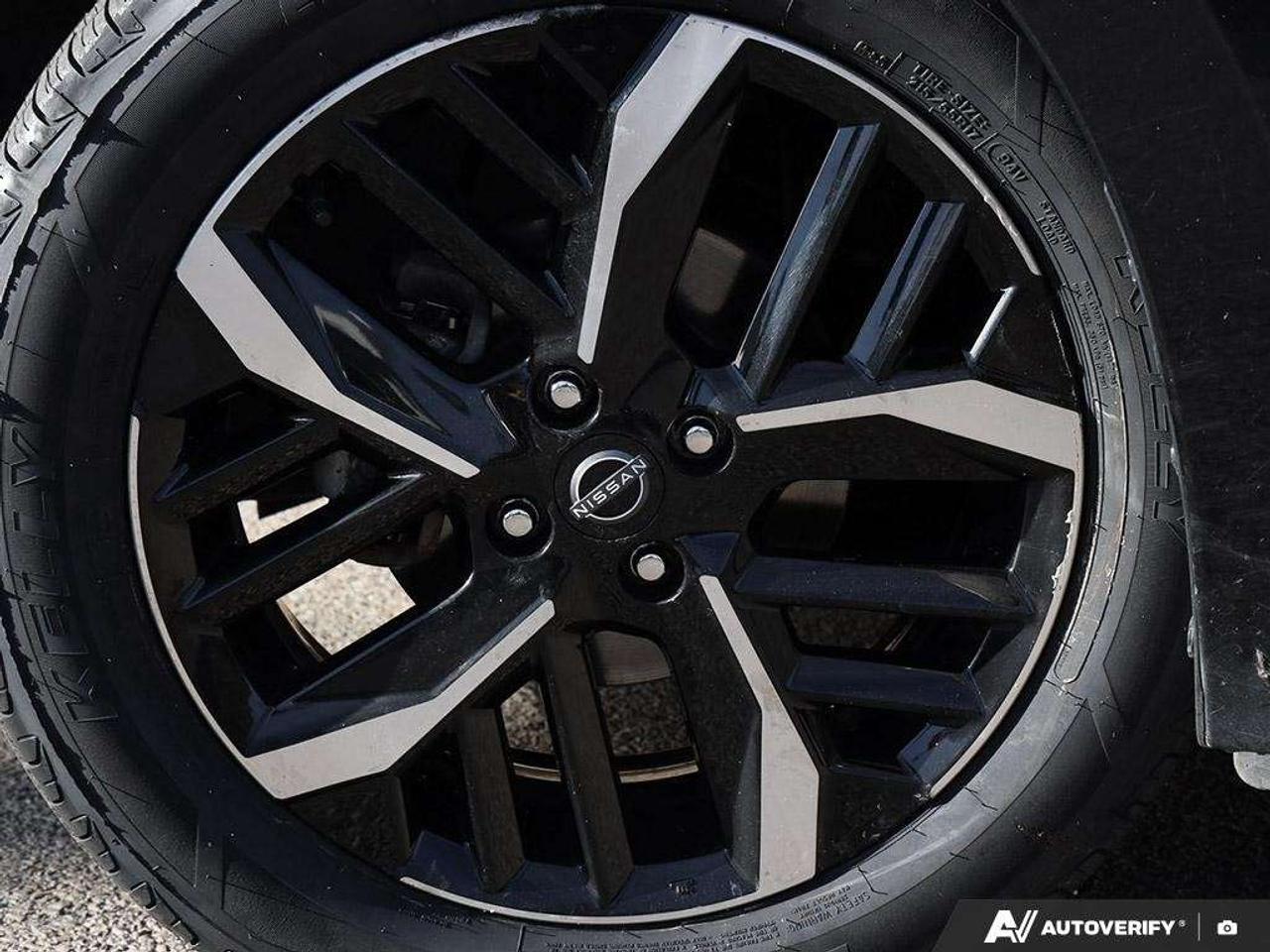 2024 Nissan Versa SR Photo