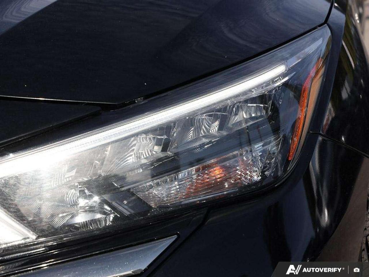 2024 Nissan Versa SR Photo