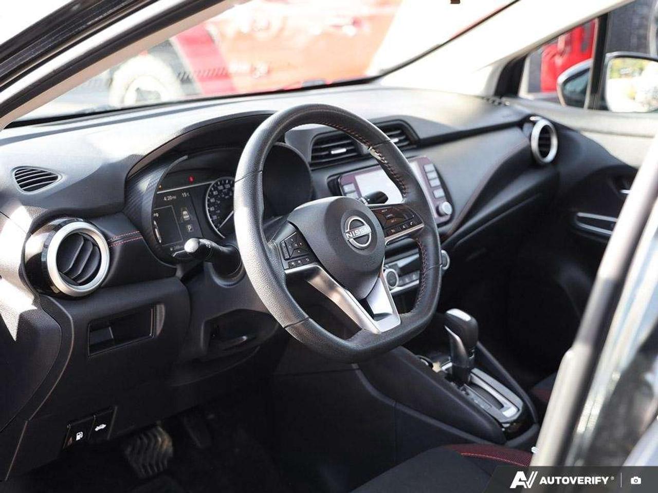 2024 Nissan Versa SR Photo