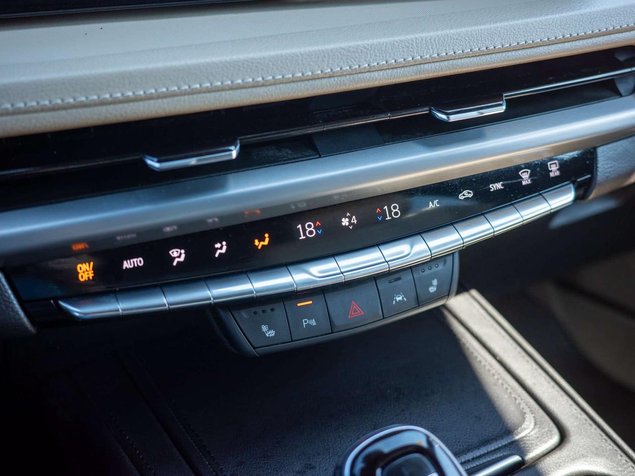 2024 Cadillac XT4 AWD Luxury - Remote Trunk Release   Heated Seats Photo