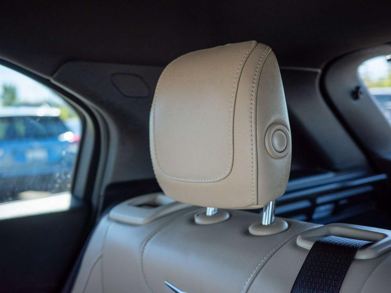 2024 Cadillac XT4 AWD Luxury - Remote Trunk Release   Heated Seats Photo