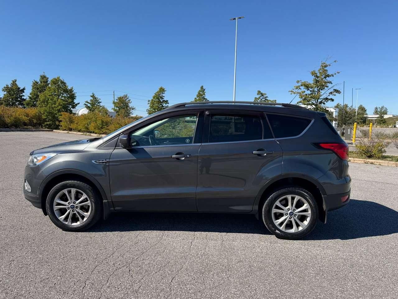 2019 Ford Escape SEL Photo5