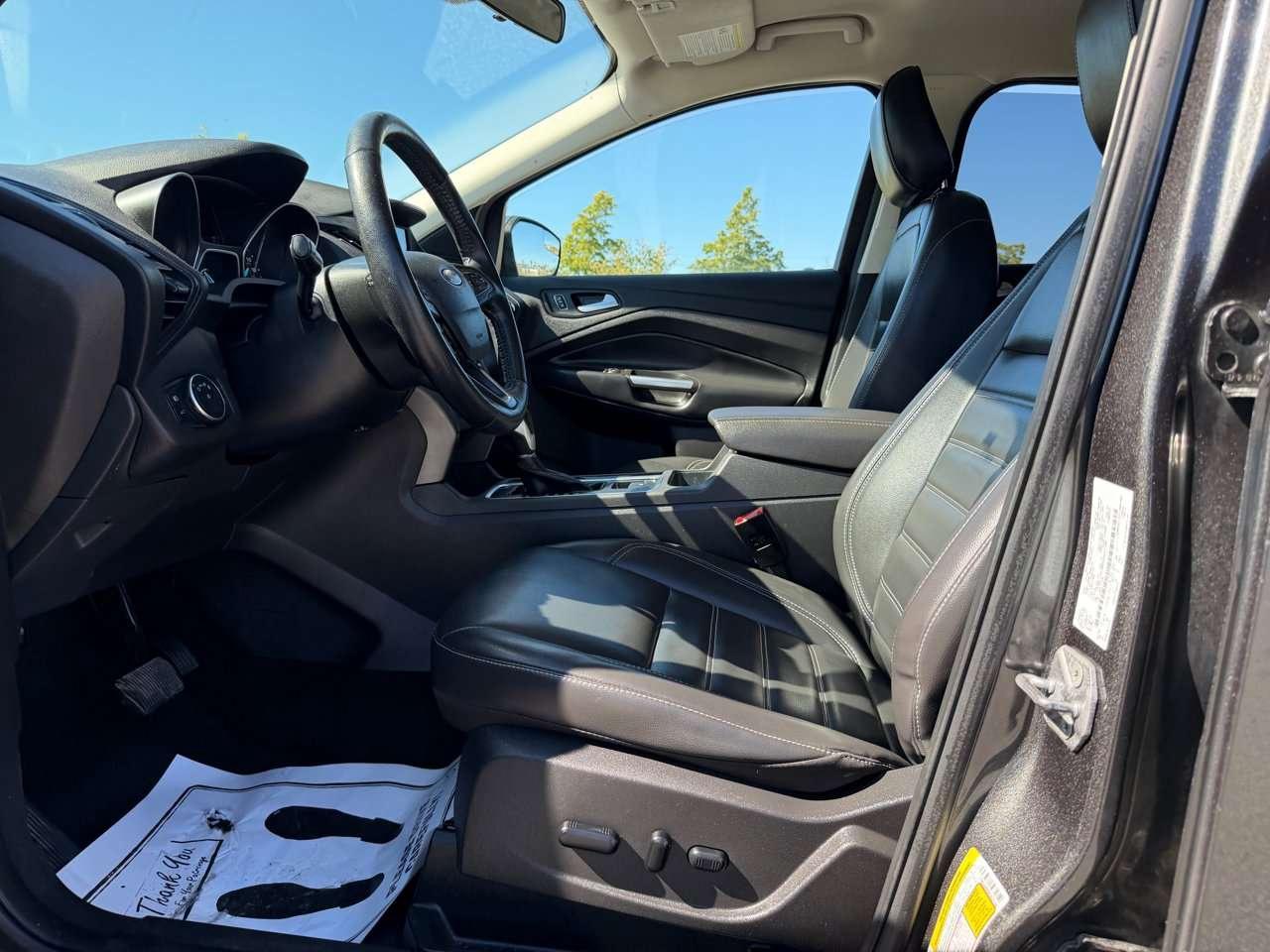 2019 Ford Escape SEL Photo
