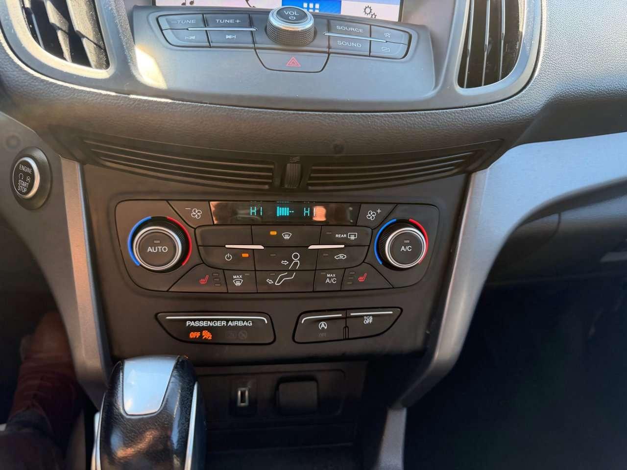 2019 Ford Escape SEL Photo