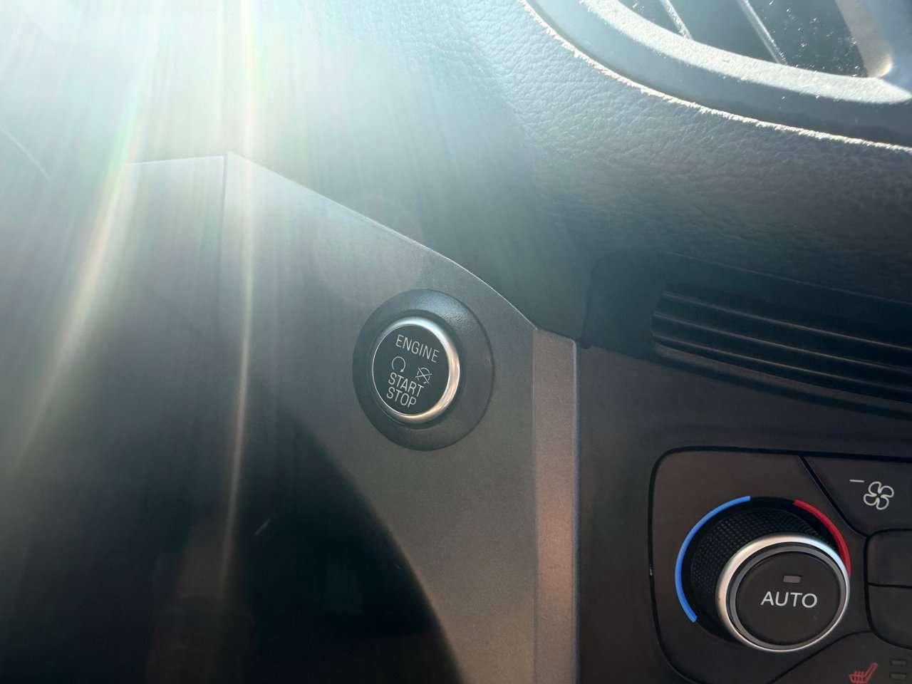 2019 Ford Escape SEL Photo