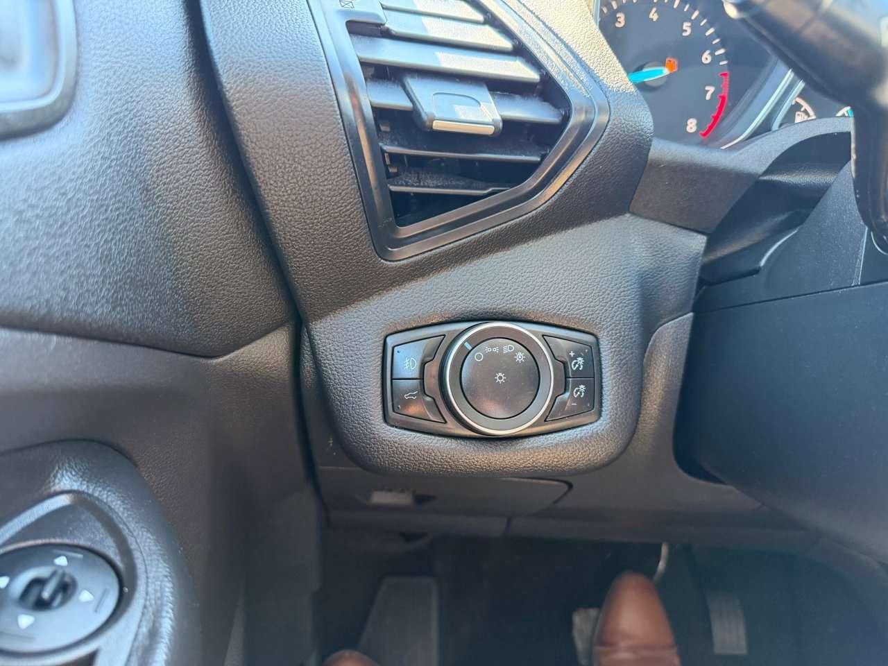 2019 Ford Escape SEL Photo