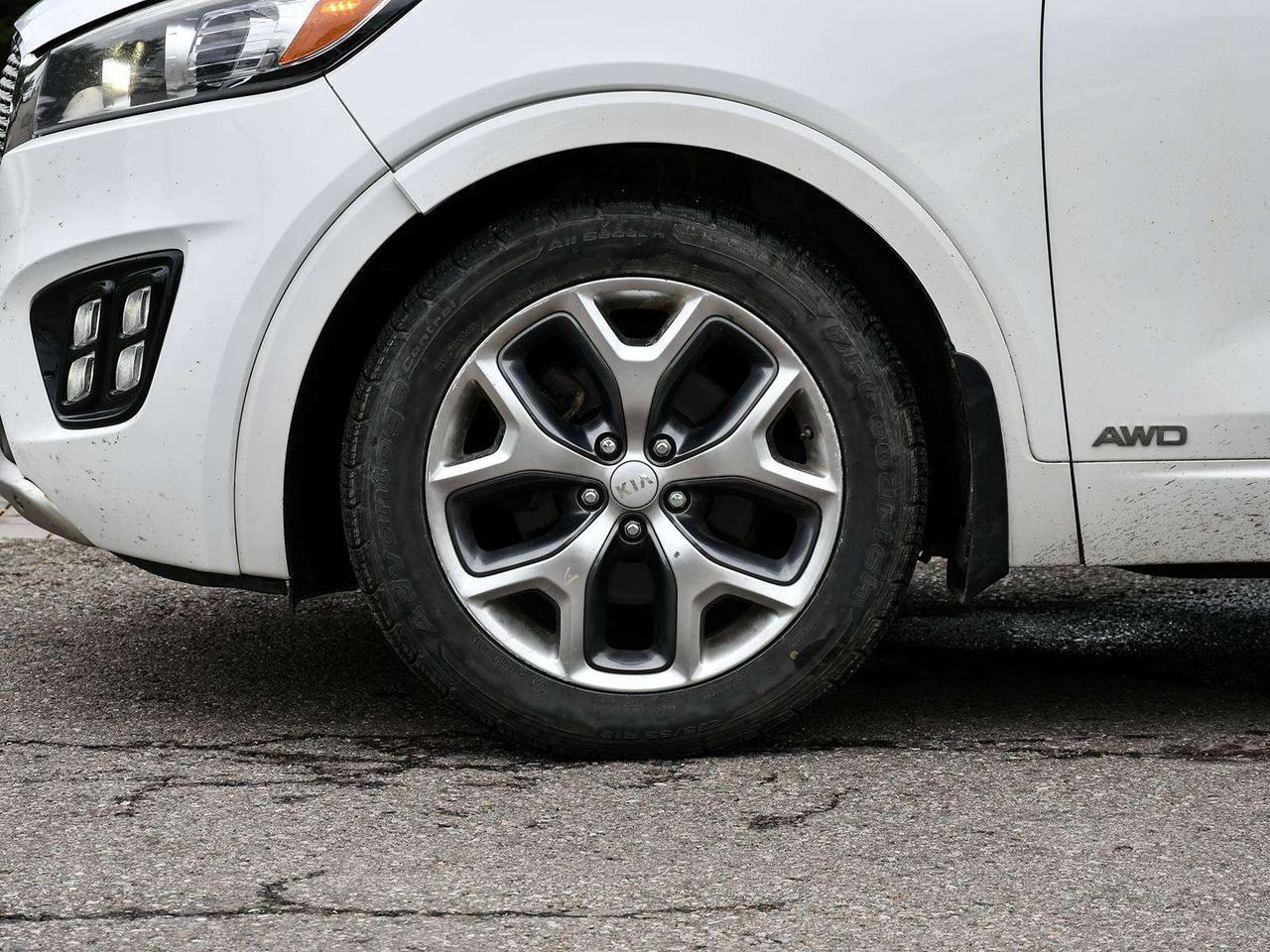2017 Kia Sorento SX   LEATHER   SUNROOF   CAM   WINTER TIRES   ASIS Photo