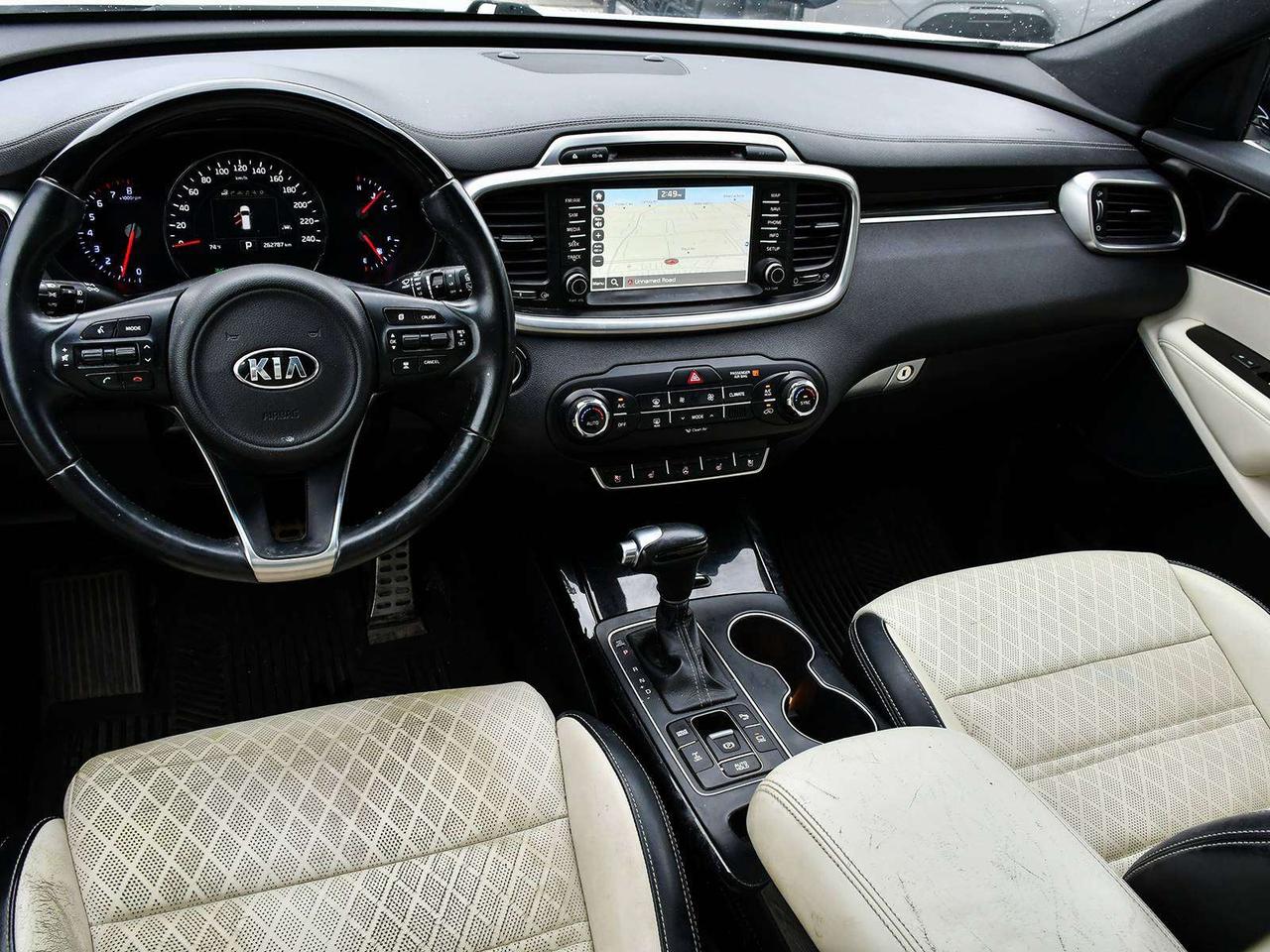 2017 Kia Sorento SX   LEATHER   SUNROOF   CAM   WINTER TIRES   ASIS Photo