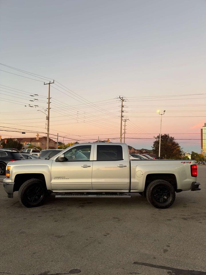 2015 Chevrolet Silverado 1500 4WD Crew Cab 143.5 LT w/1LT Photo4