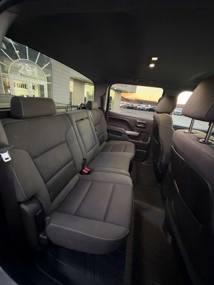 2015 Chevrolet Silverado 1500 4WD Crew Cab 143.5 LT w/1LT Photo
