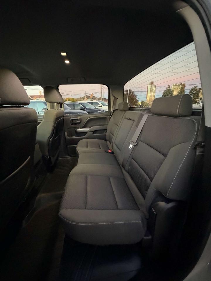 2015 Chevrolet Silverado 1500 4WD Crew Cab 143.5 LT w/1LT Photo