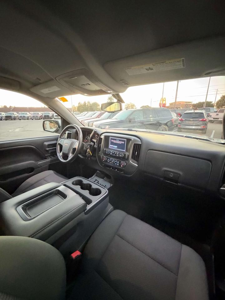 2015 Chevrolet Silverado 1500 4WD Crew Cab 143.5 LT w/1LT Photo