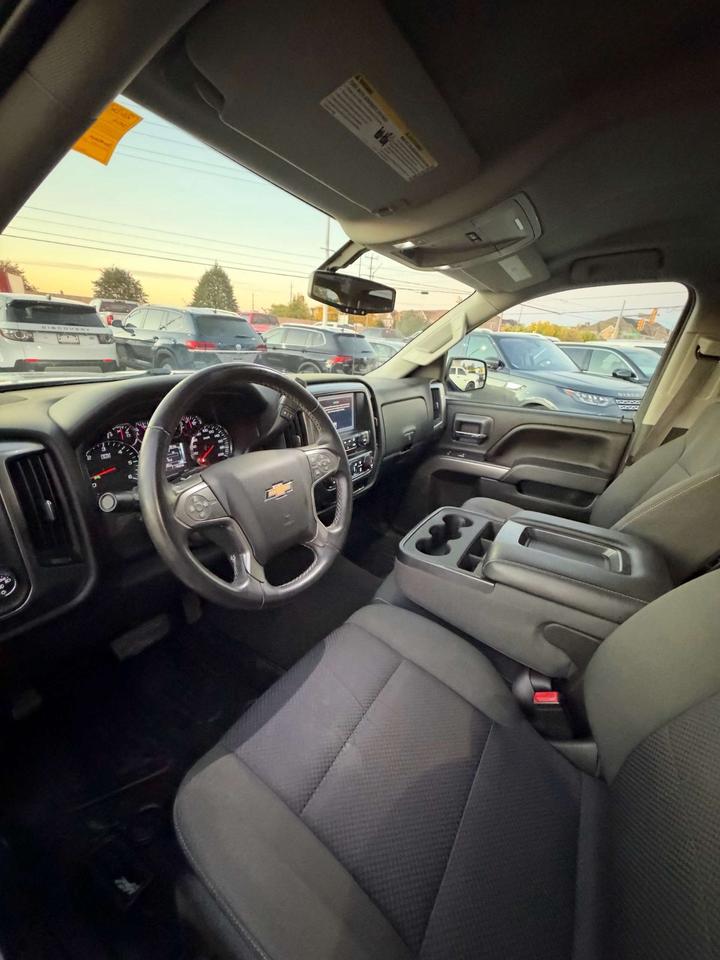 2015 Chevrolet Silverado 1500 4WD Crew Cab 143.5 LT w/1LT Photo
