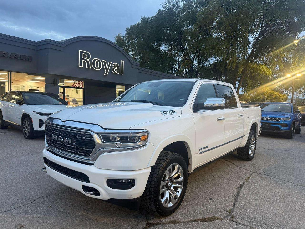 2022 RAM 1500 Limited Photo0