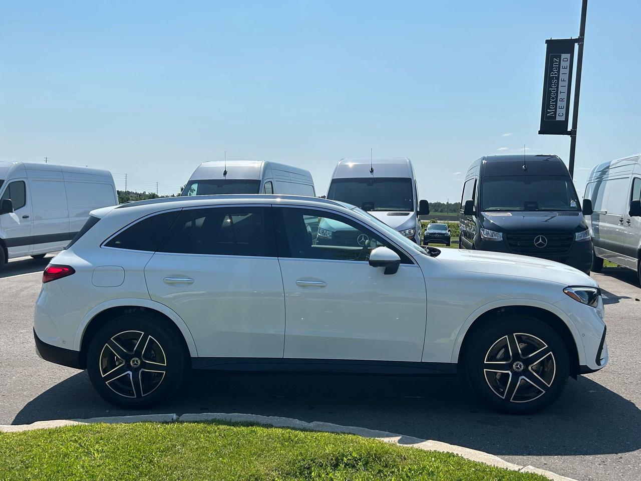 2027 Mercedes-Benz GLC GLC 350e Photo