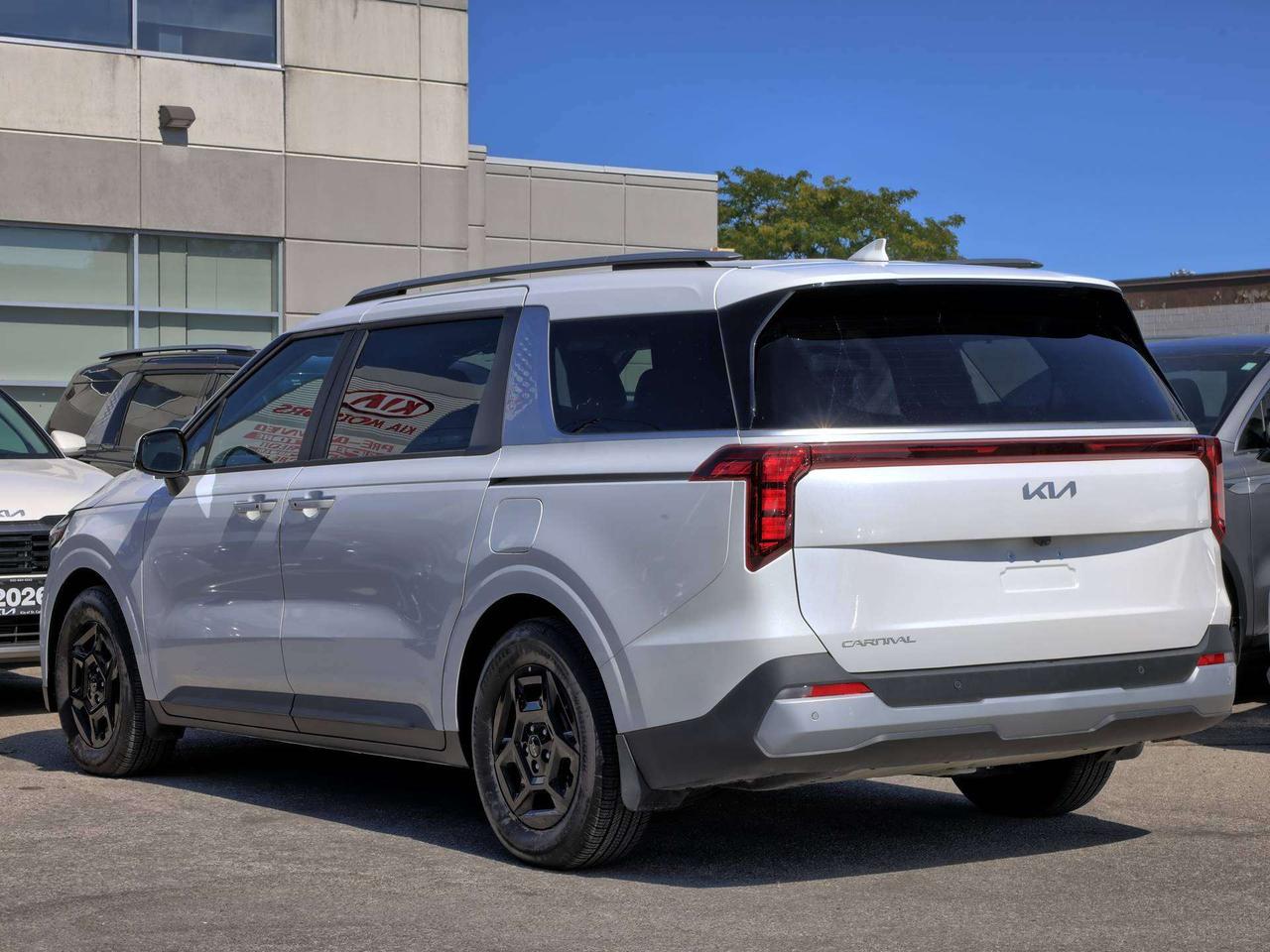 2026 Kia Carnival LX+ Photo