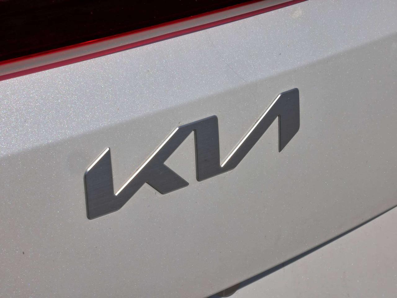 2026 Kia Carnival LX+ Photo
