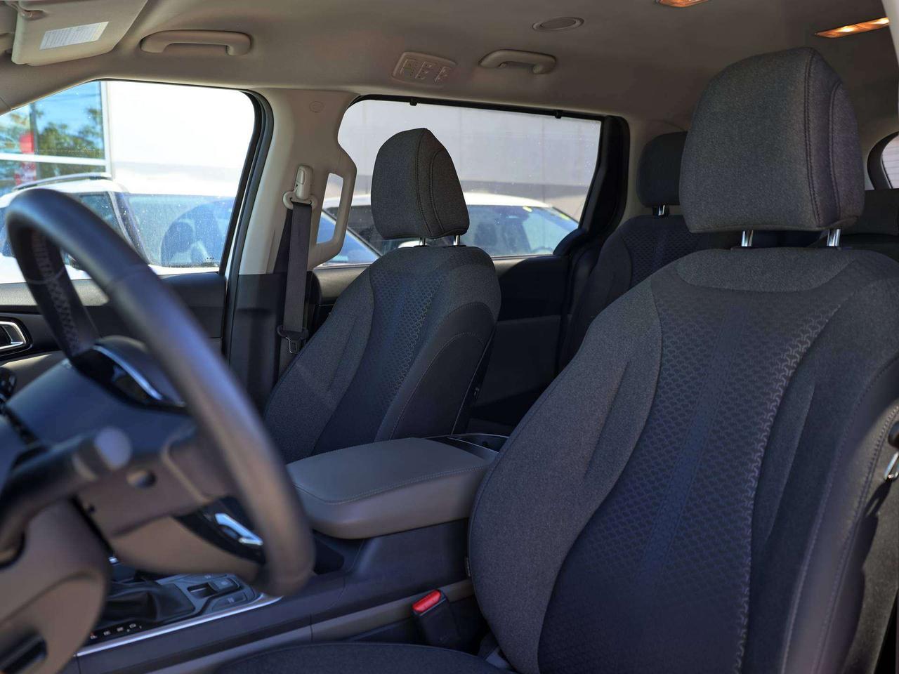 2026 Kia Carnival LX+ Photo