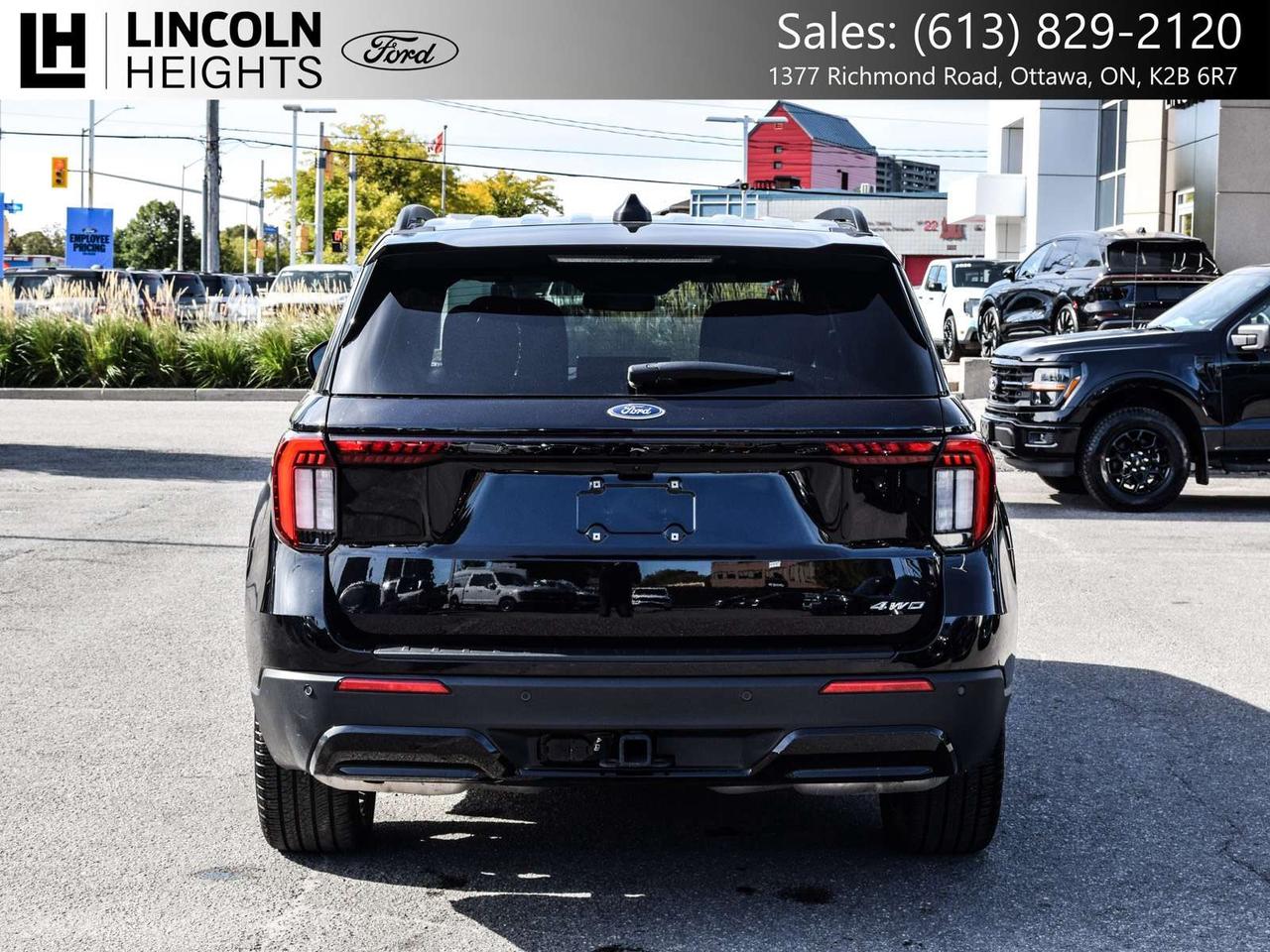 2025 Ford Explorer ST-Line Photo4