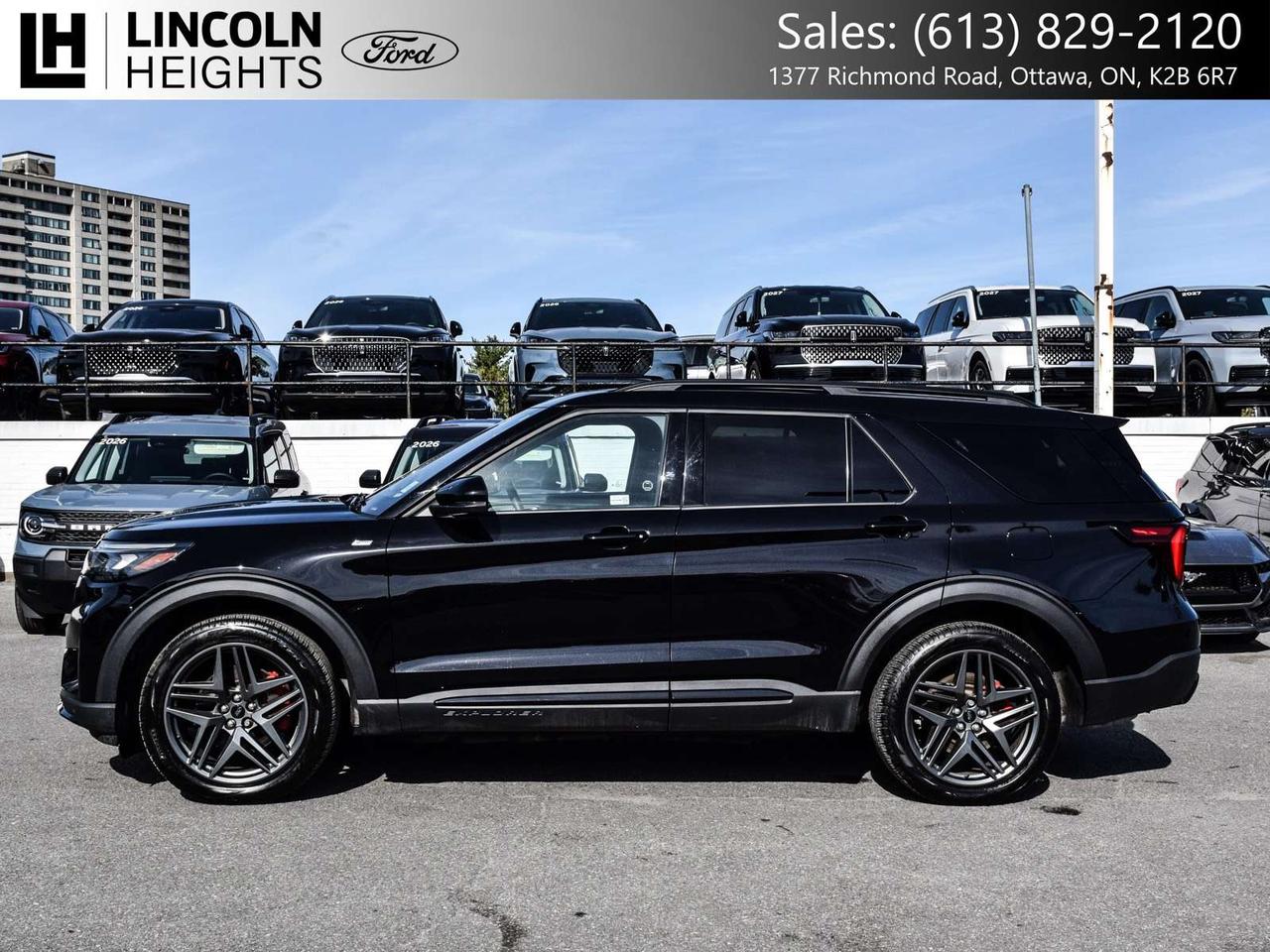 2025 Ford Explorer ST-Line Photo2