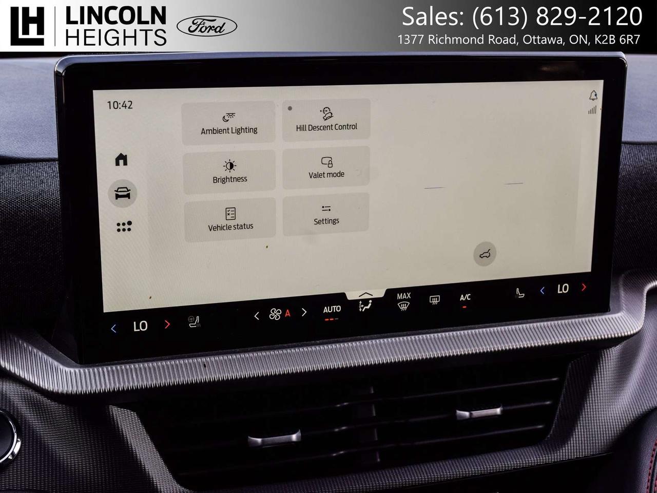 2025 Ford Explorer ST-Line Photo
