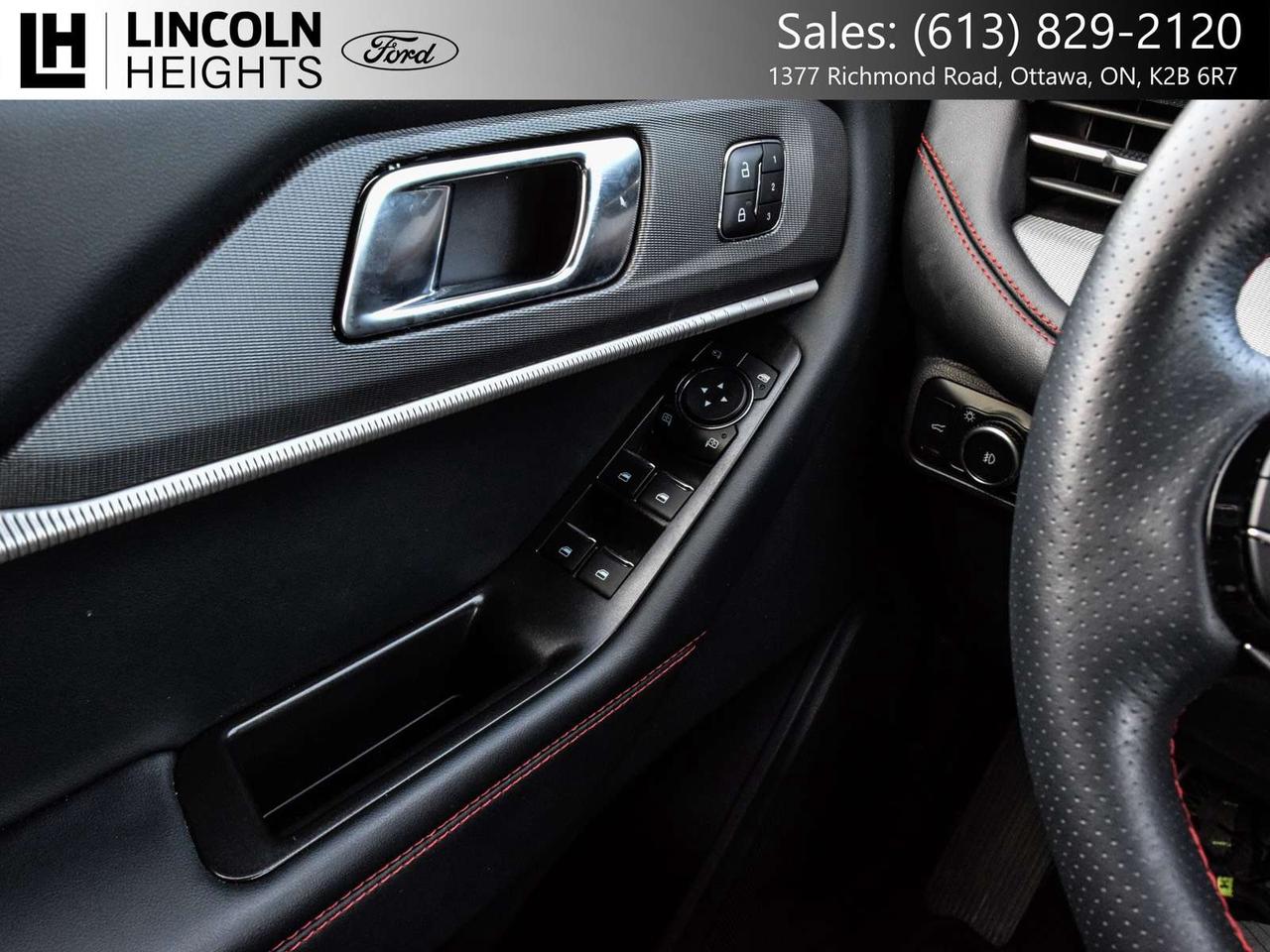 2025 Ford Explorer ST-Line Photo