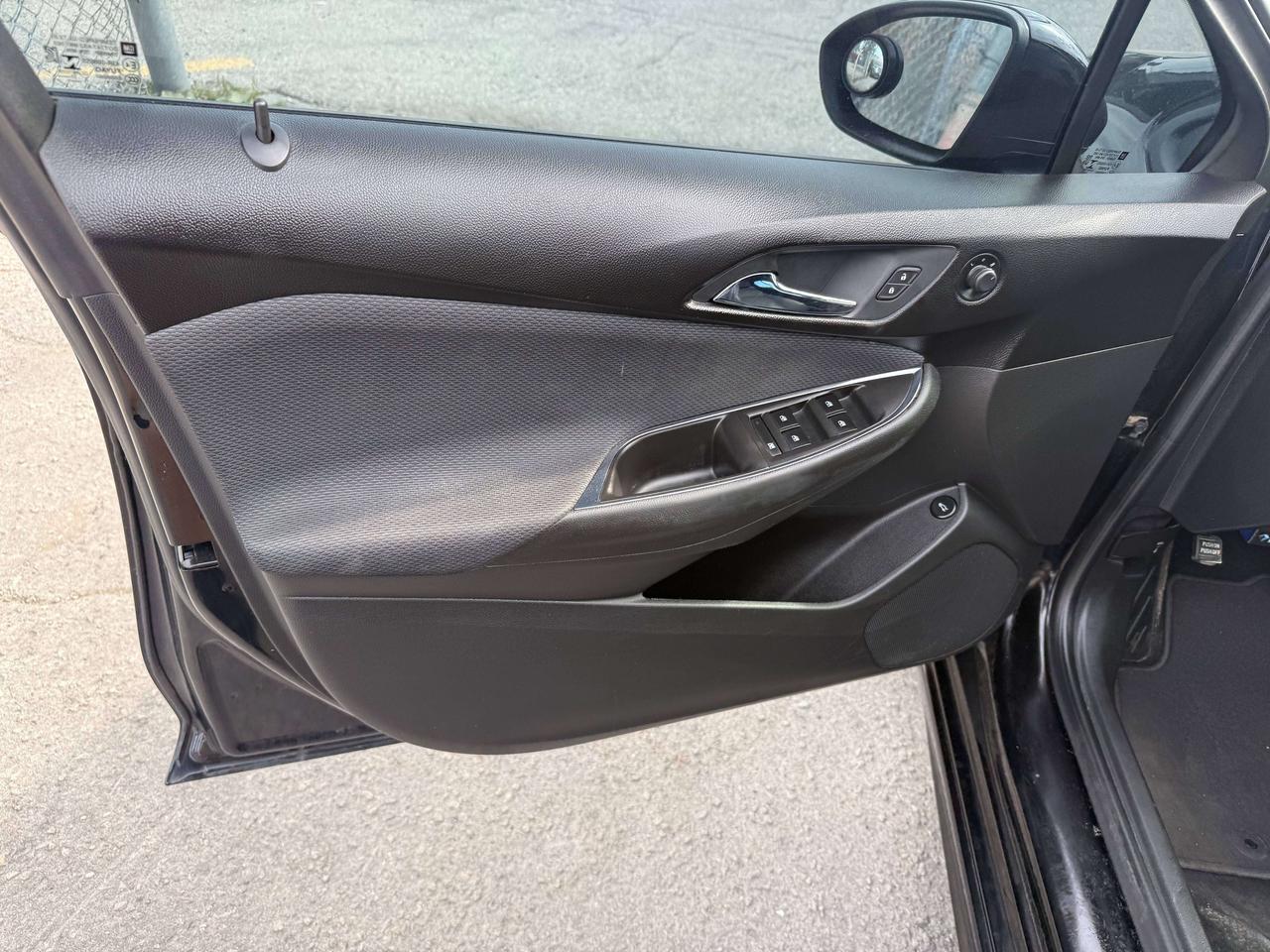 2018 Chevrolet Cruze *** 3 YEAR WARRANTY INCLUDED *** Photo