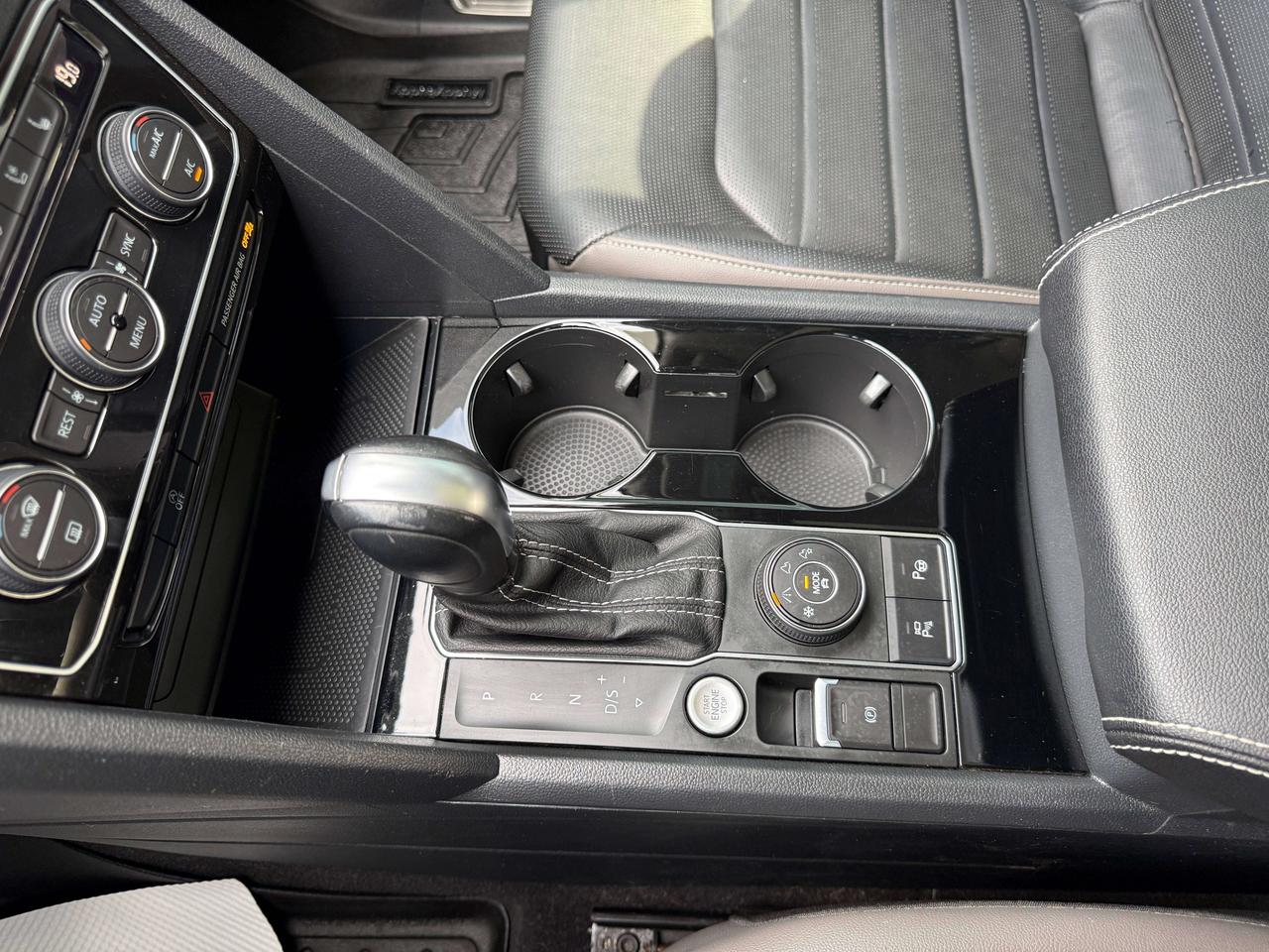 2022 Volkswagen Atlas EXECLINE Photo