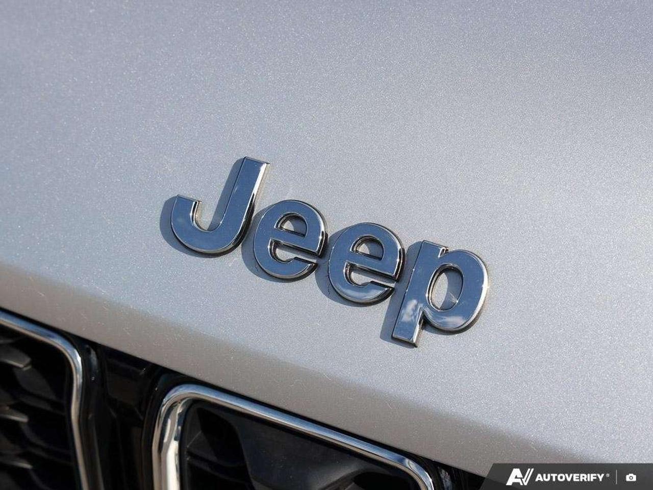 2021 Jeep Grand Cherokee 7 PASS   PANO ROOF   AWD Photo