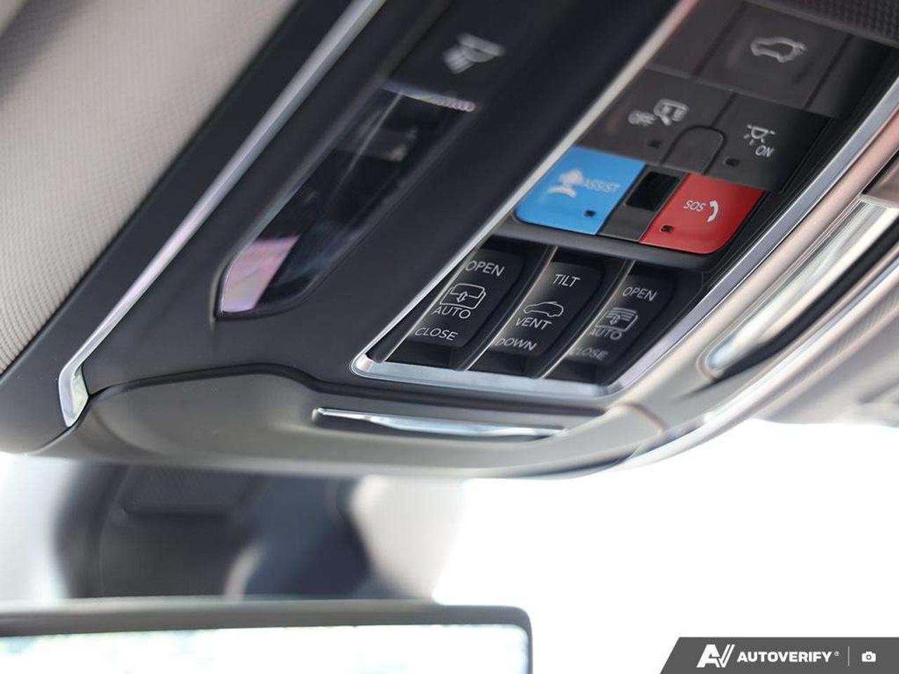 2021 Jeep Grand Cherokee 7 PASS   PANO ROOF   AWD Photo
