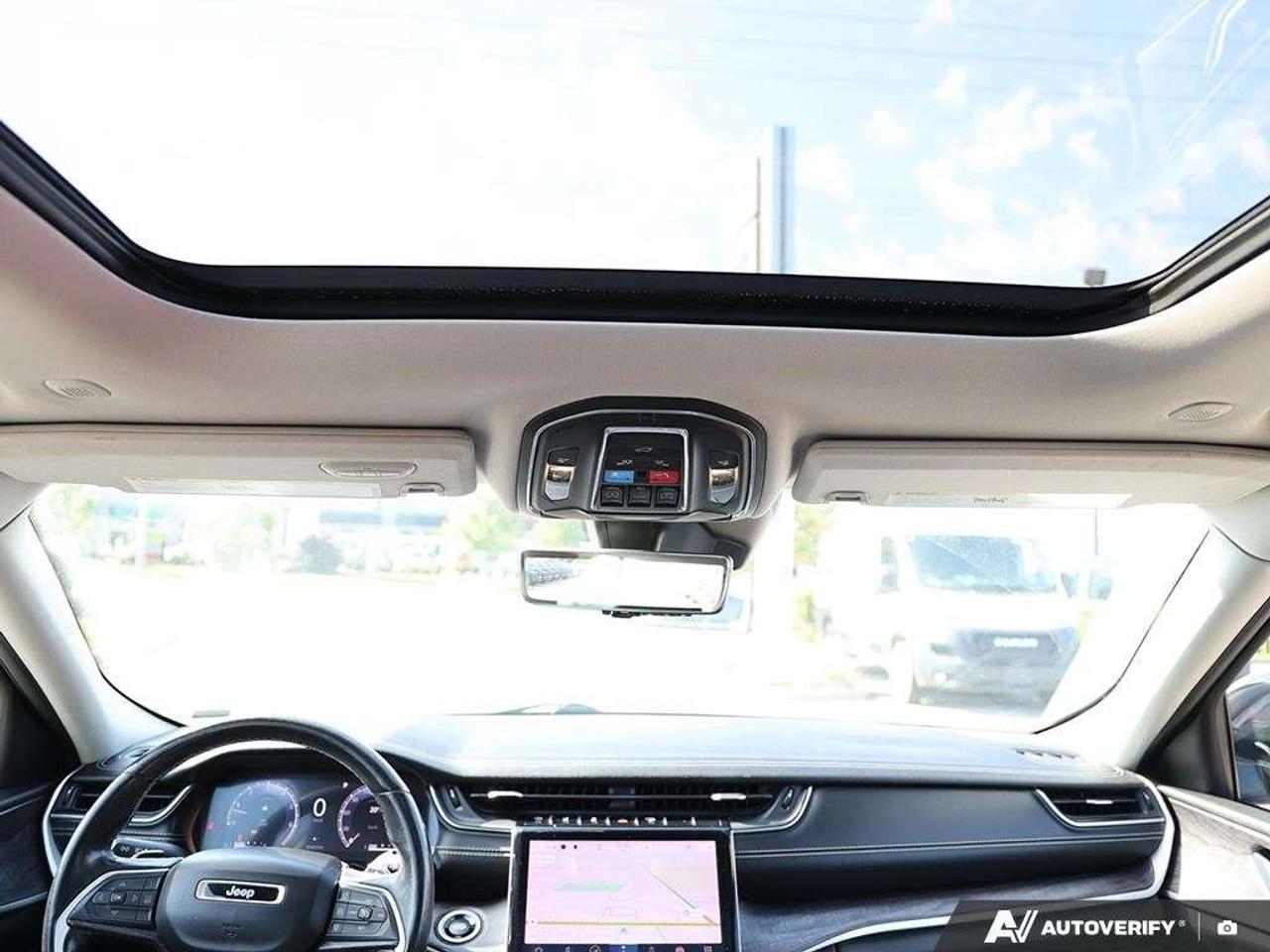 2021 Jeep Grand Cherokee 7 PASS   PANO ROOF   AWD Photo