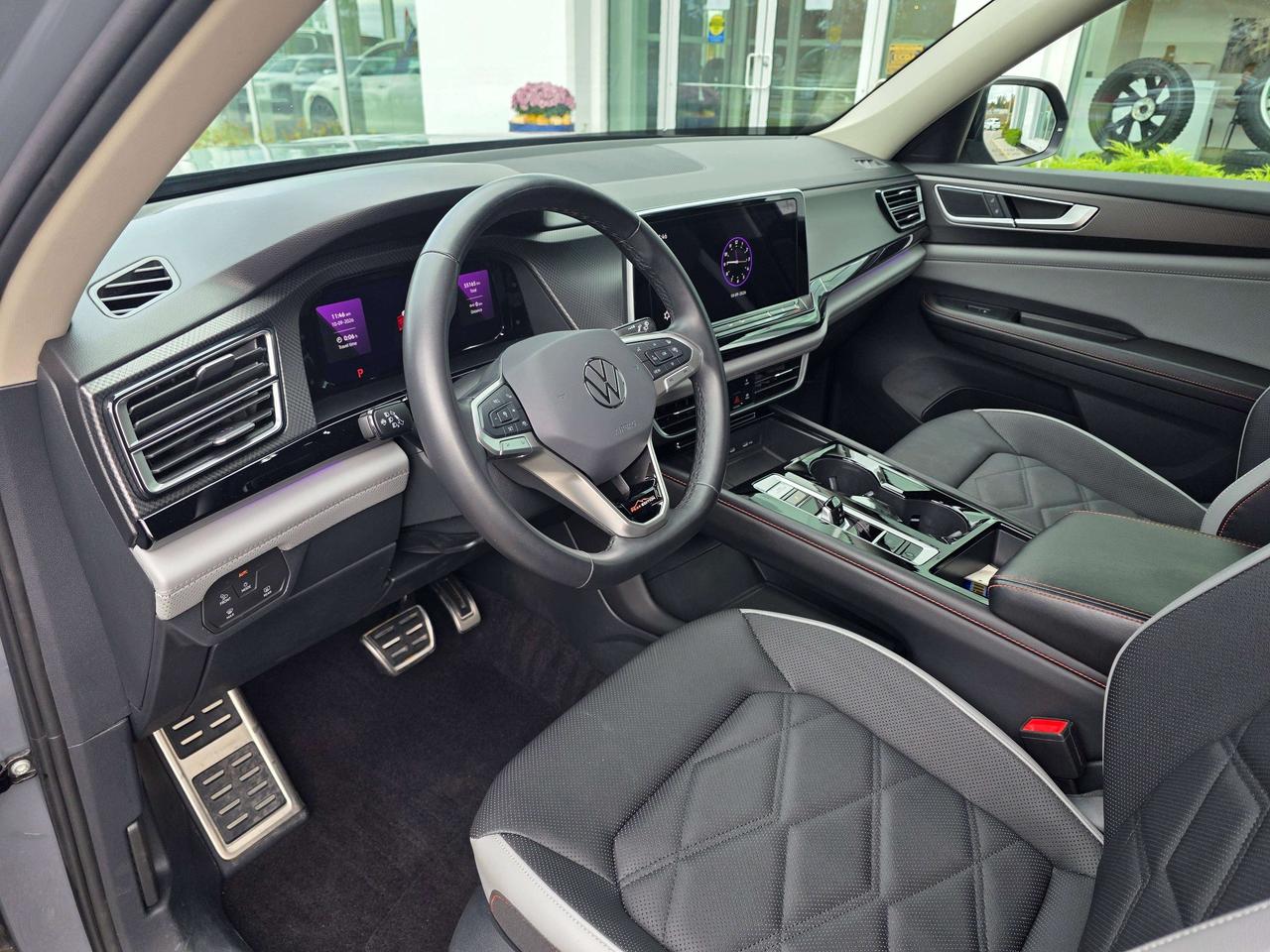 2024 Volkswagen Atlas Peak Edition Photo