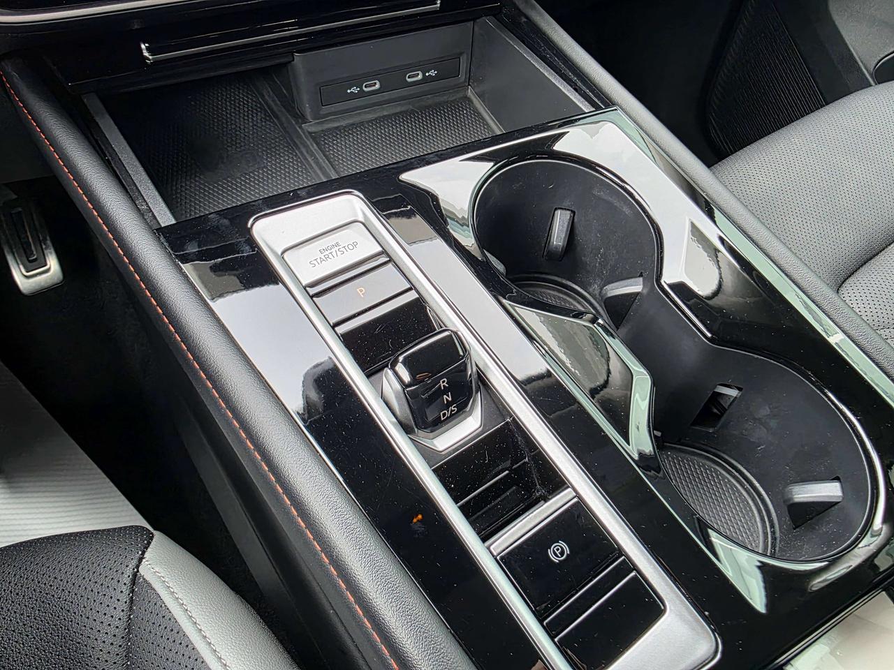 2024 Volkswagen Atlas Peak Edition Photo