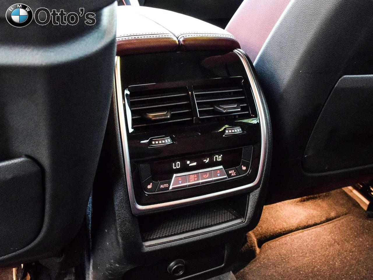 2022 BMW X6 M50i Photo