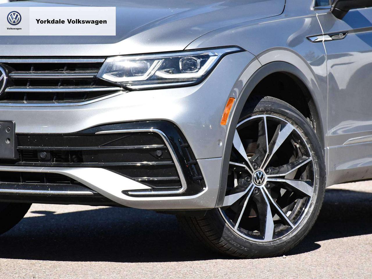 2023 Volkswagen Tiguan HIGHLINE R LINE 4Motion Photo3