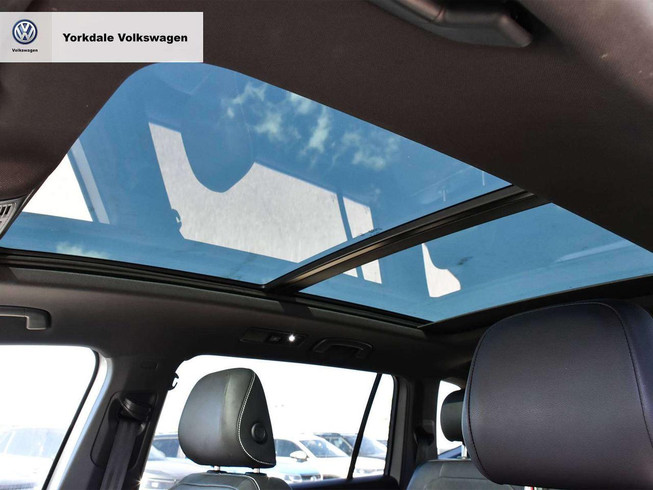 2023 Volkswagen Tiguan HIGHLINE R LINE 4Motion Photo