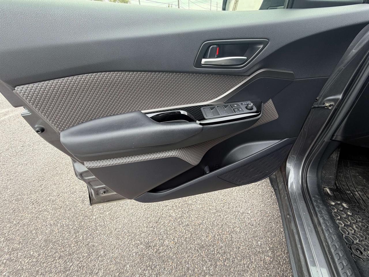 2020 Toyota C-HR Limited Photo