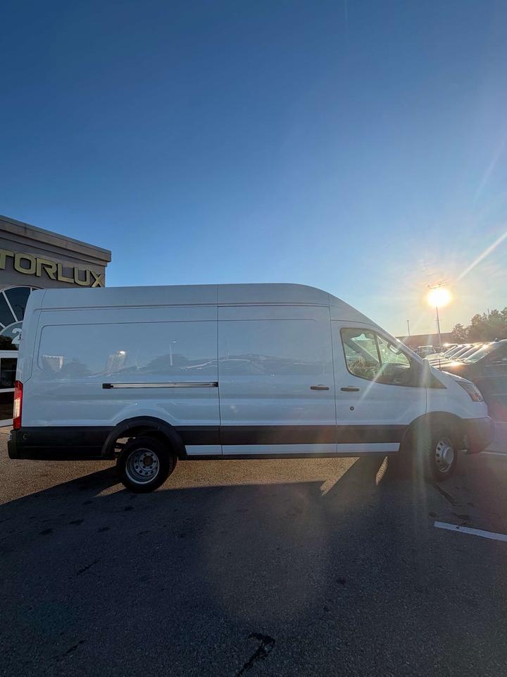 2017 Ford Transit T-350 HD 148 EL Hi Rf 9950 GVWR Sliding RH Dr DRW Photo